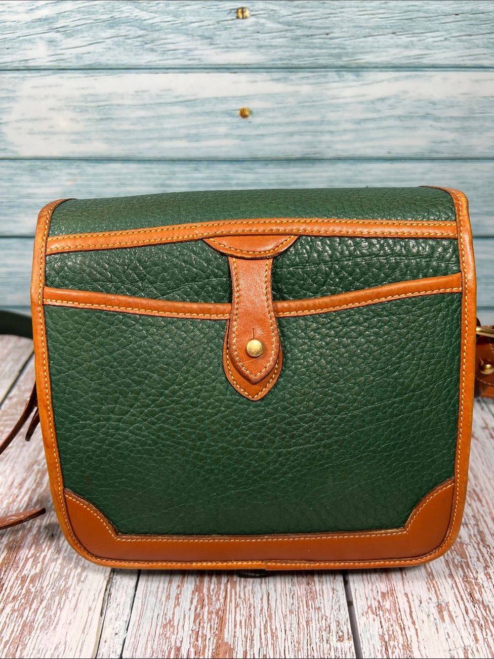 🦆 DOONEY & BOURKE AWL R94 SMALL SURREY TAN & FIR GREEN PEBBLED LEATHER CROSSBODY - Picture 2 of 14